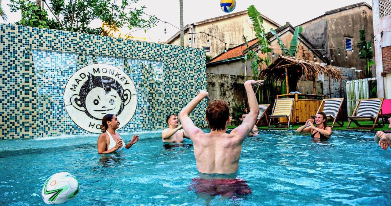 Mad Monkey Hoi An Hostel Exterior foto